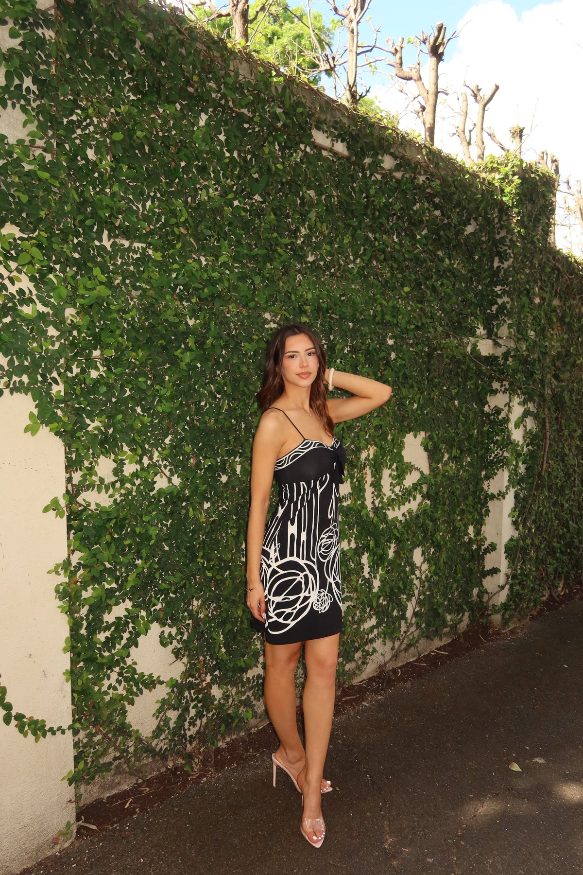 Vintage BCBG B&W mini
