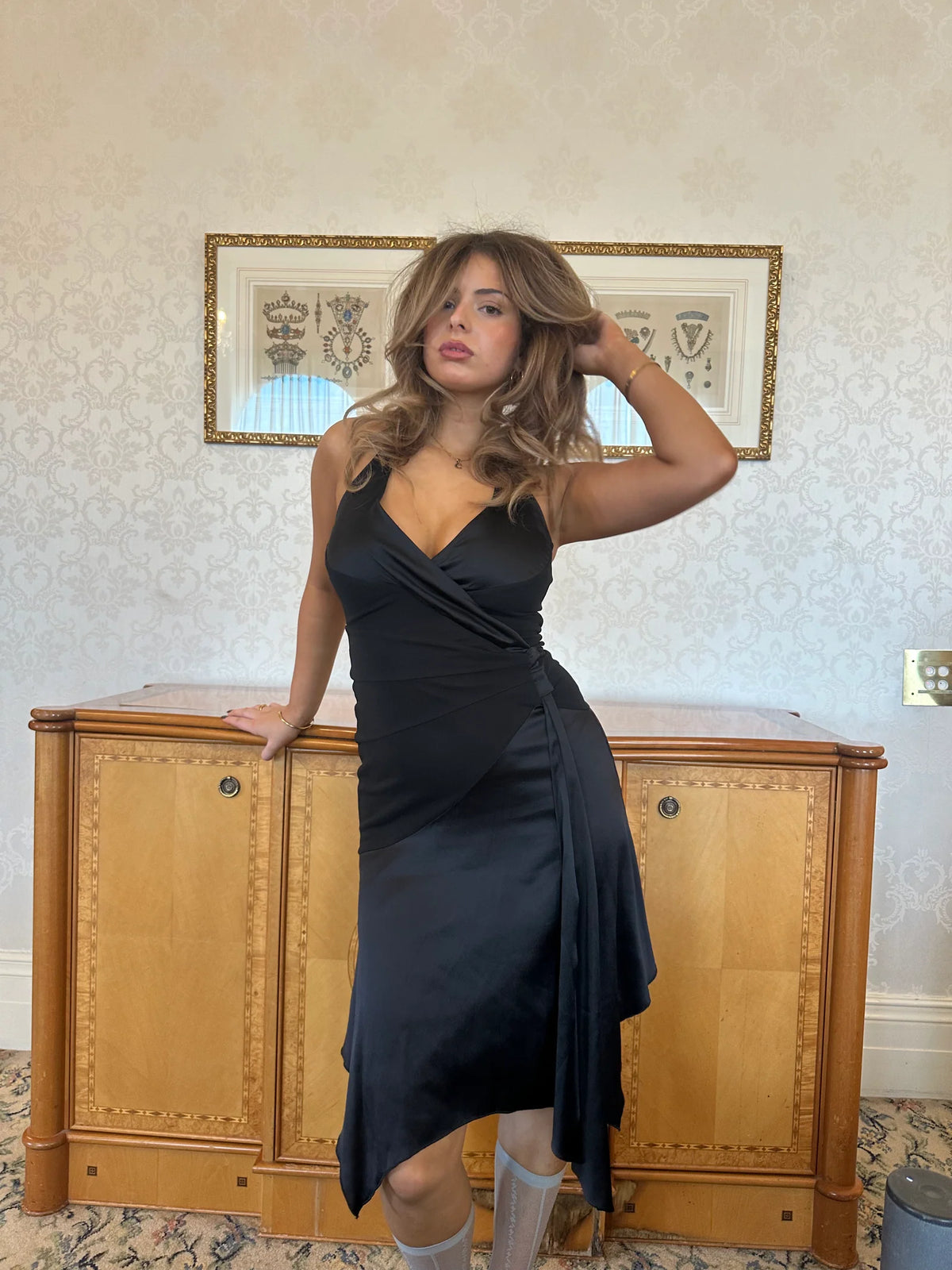 Vintage Bebe Midi in Black