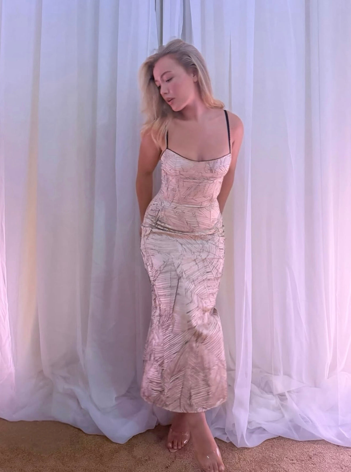 Acre Lou Abigail midi in Blush